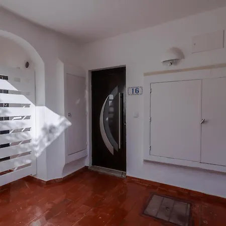 Beachside Bliss T2 With Pool & Access By Drago *