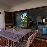 Beachside Bliss T2 With Pool & Access By Drago *