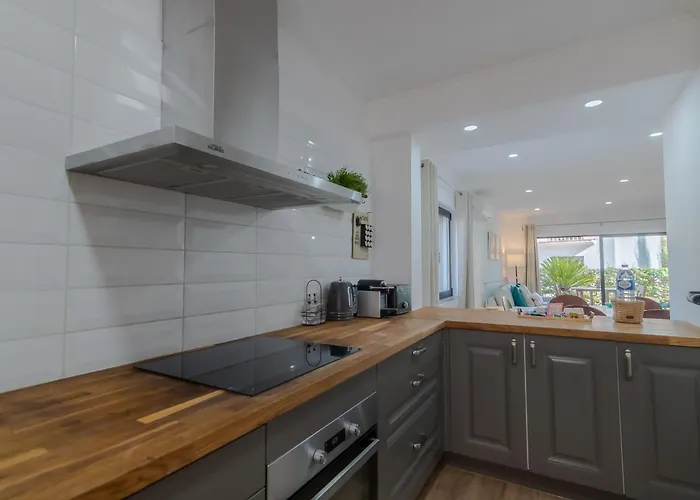 Beachside Bliss T2 With Pool & Access By Drago * אלבופיירה