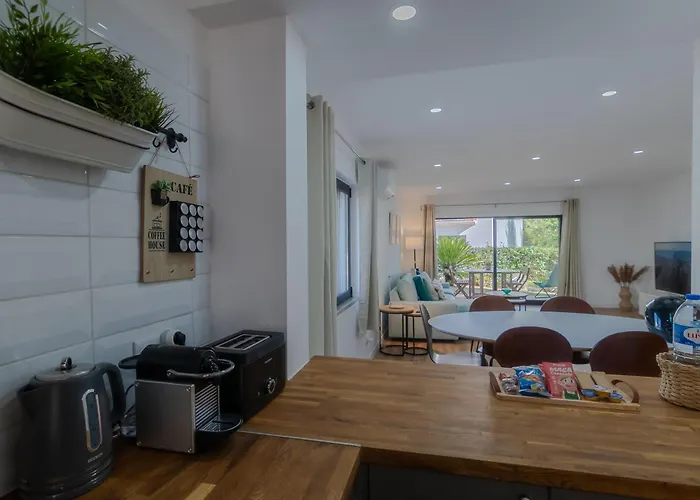 Beachside Bliss T2 With Pool & Access By Drago דירה *