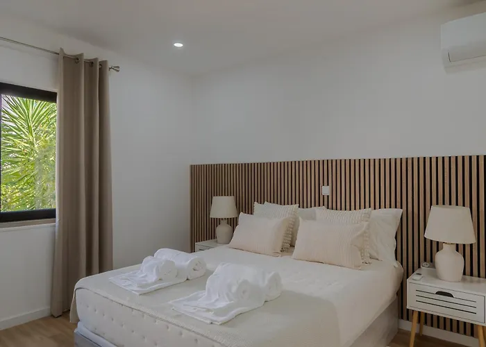 Beachside Bliss T2 With Pool & Access By Drago דירה *