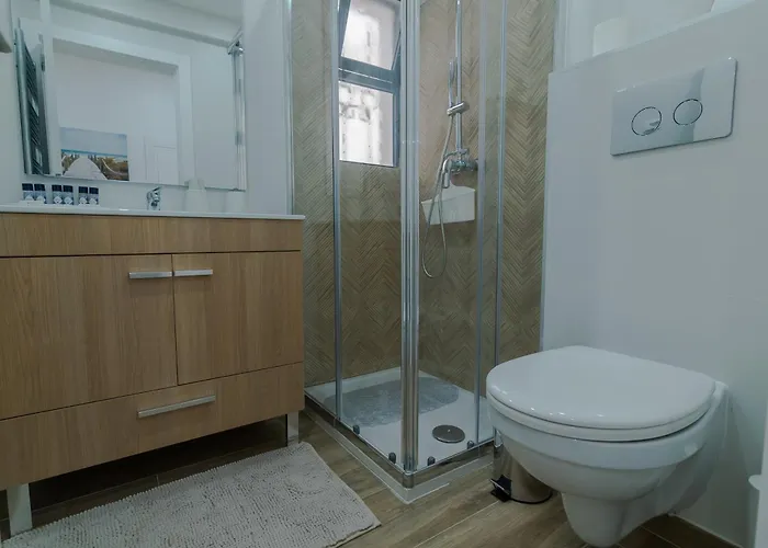 Beachside Bliss T2 With Pool & Access By Drago דירה