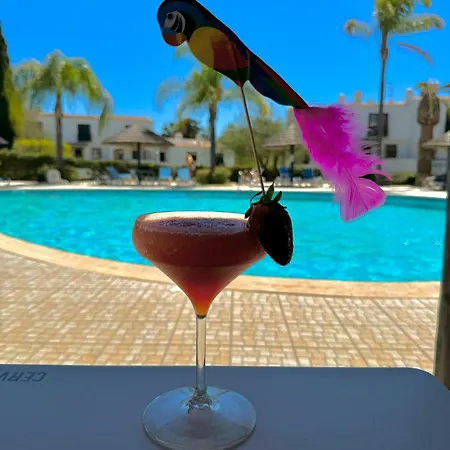 Beachside Bliss T2 With Pool & Access By Drago Albufeira